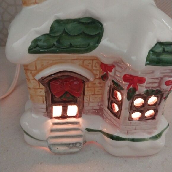 Vintage 80's Christmas Around The World Lighted Snowhouse House Of Lloyd Decor - Picture 3 of 16